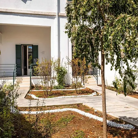 Pigro Bed Rooms With Garden By Sit דירה לצ'ה
